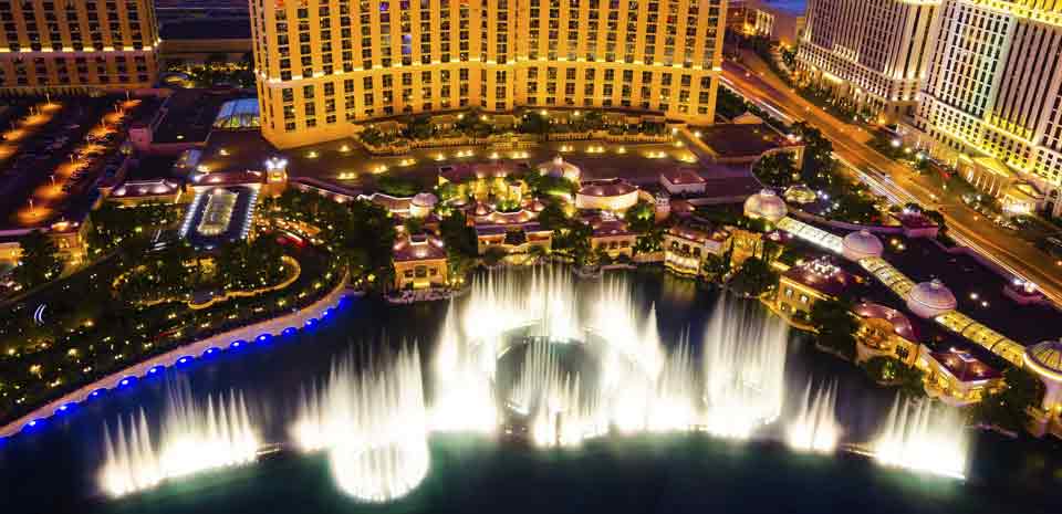 Fountains of Bellagio in Las Vegas - Explore the 200-Foot-Tall Fountains at  the Bellagio – Go Guides